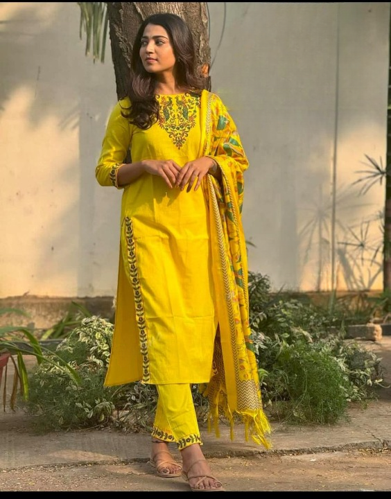 Pure cotton slub embroidered three piece kurti set