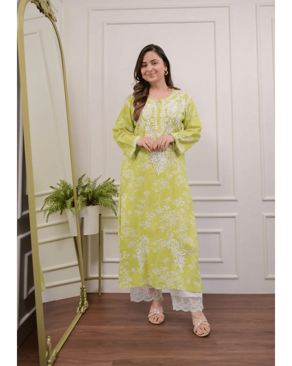 Beautiful pure mul cotton chikankari kurti-pant set - Eraya