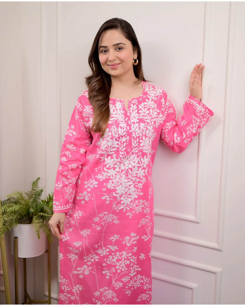 Mesmerizing mul cotton chikankari kurti-pant set