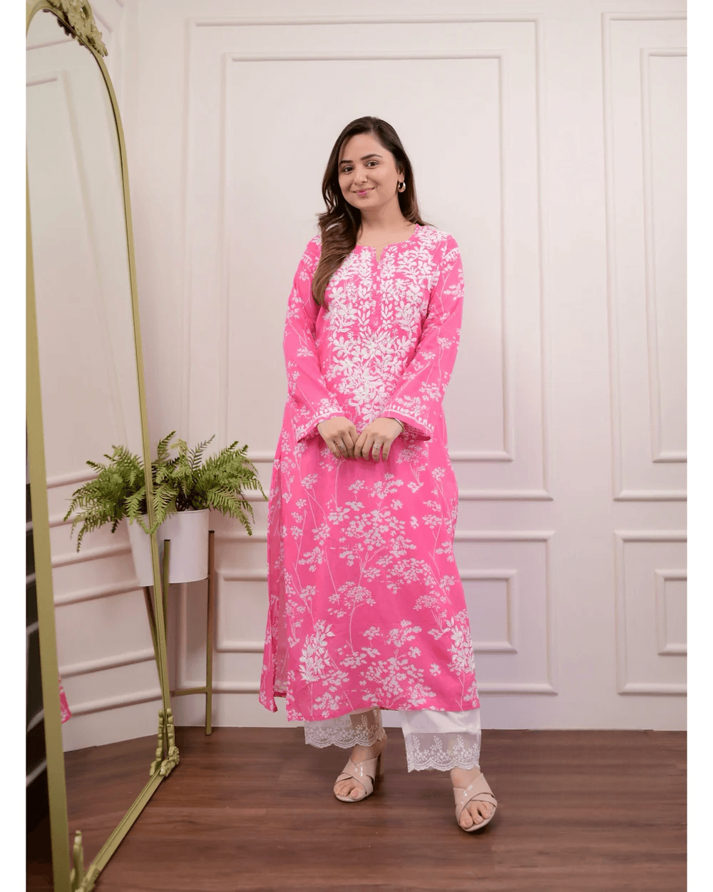 Beautiful pure mul cotton chikankari kurti-pant set - Eraya