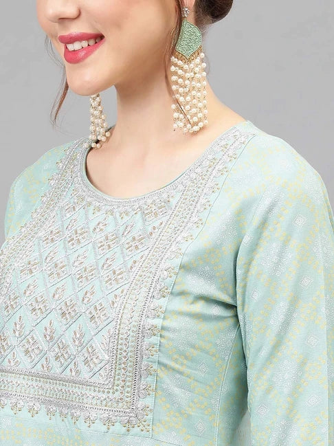 Embroidered anarkali shaped kurti set