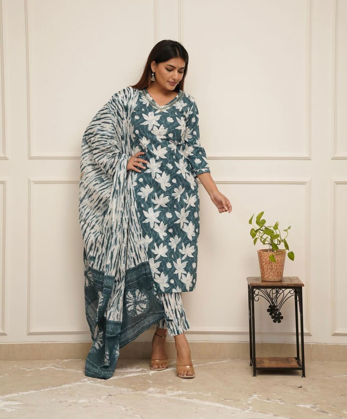 Elegant ekatra print & sequins sitare work kurti set