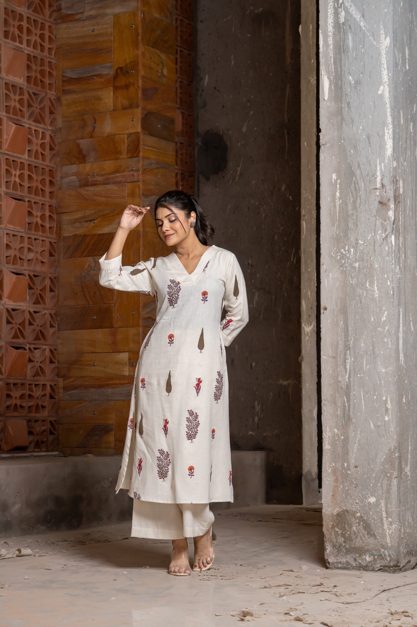 The soberness of khaadi: Pure cotton kurti and plazo set