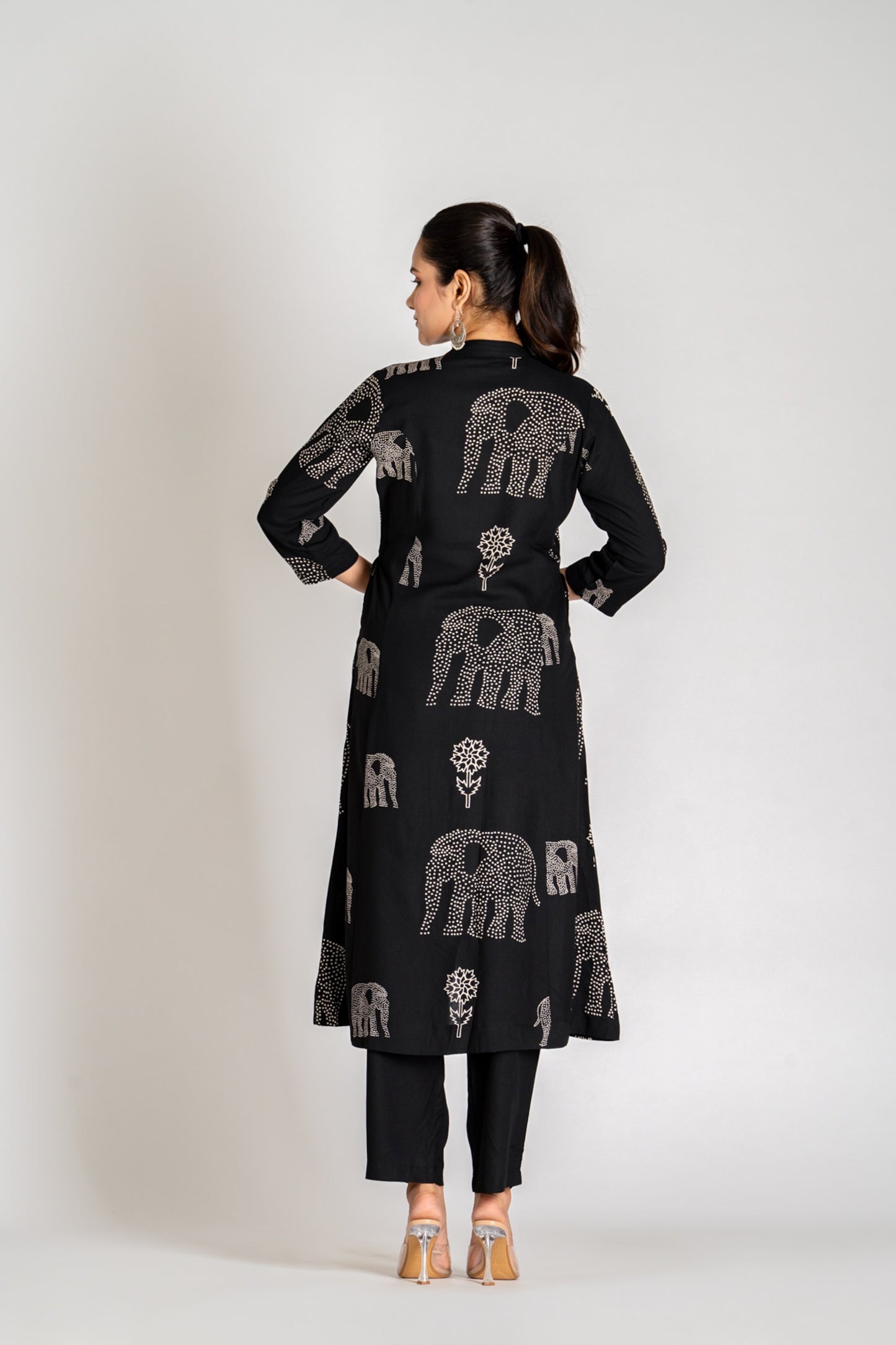 Artistic imprints of elephanta:A premium crafted kurti-pant set