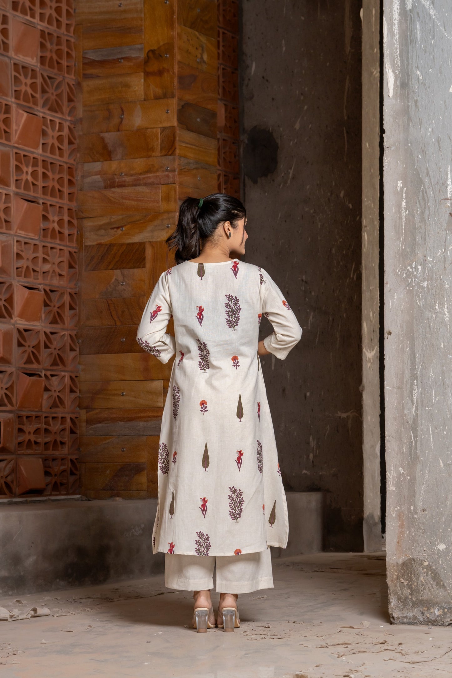 The soberness of khaadi: Pure cotton kurti and plazo set