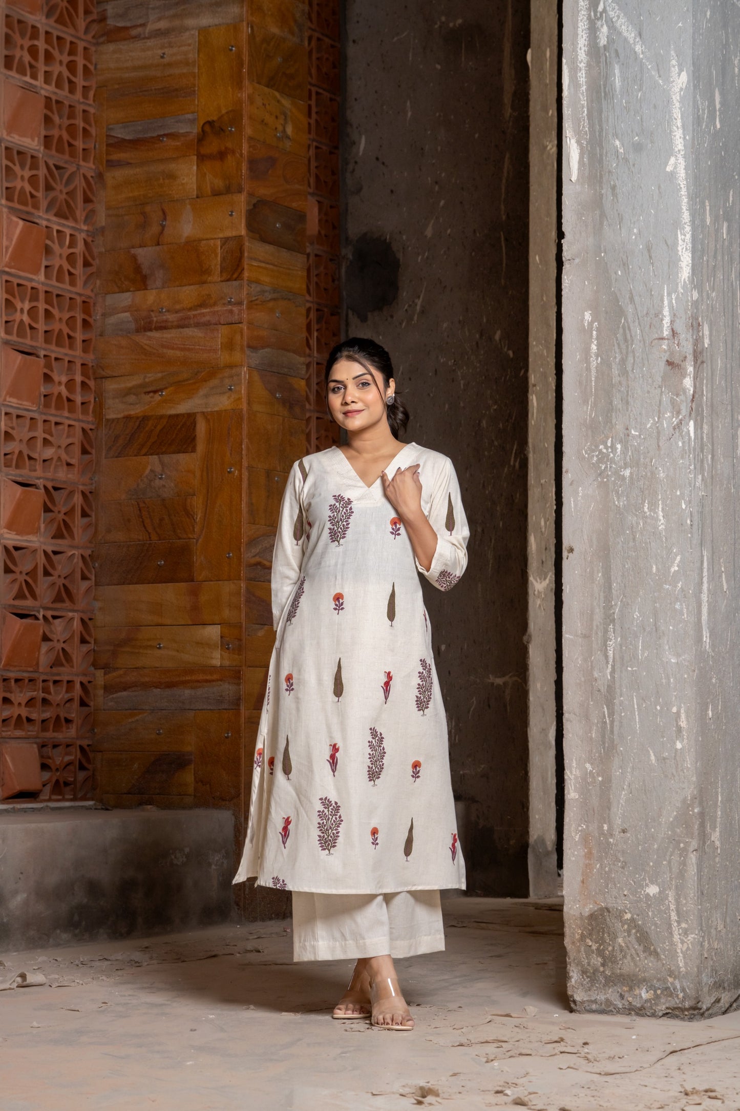 The soberness of khaadi: Pure cotton kurti and plazo set